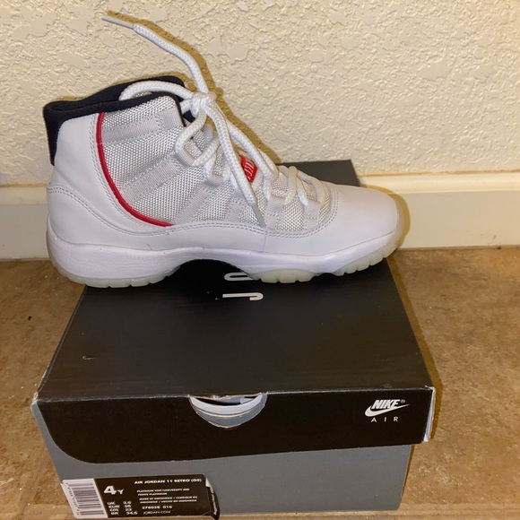 Brand new with box jordan 11 - Picture 4 of 6